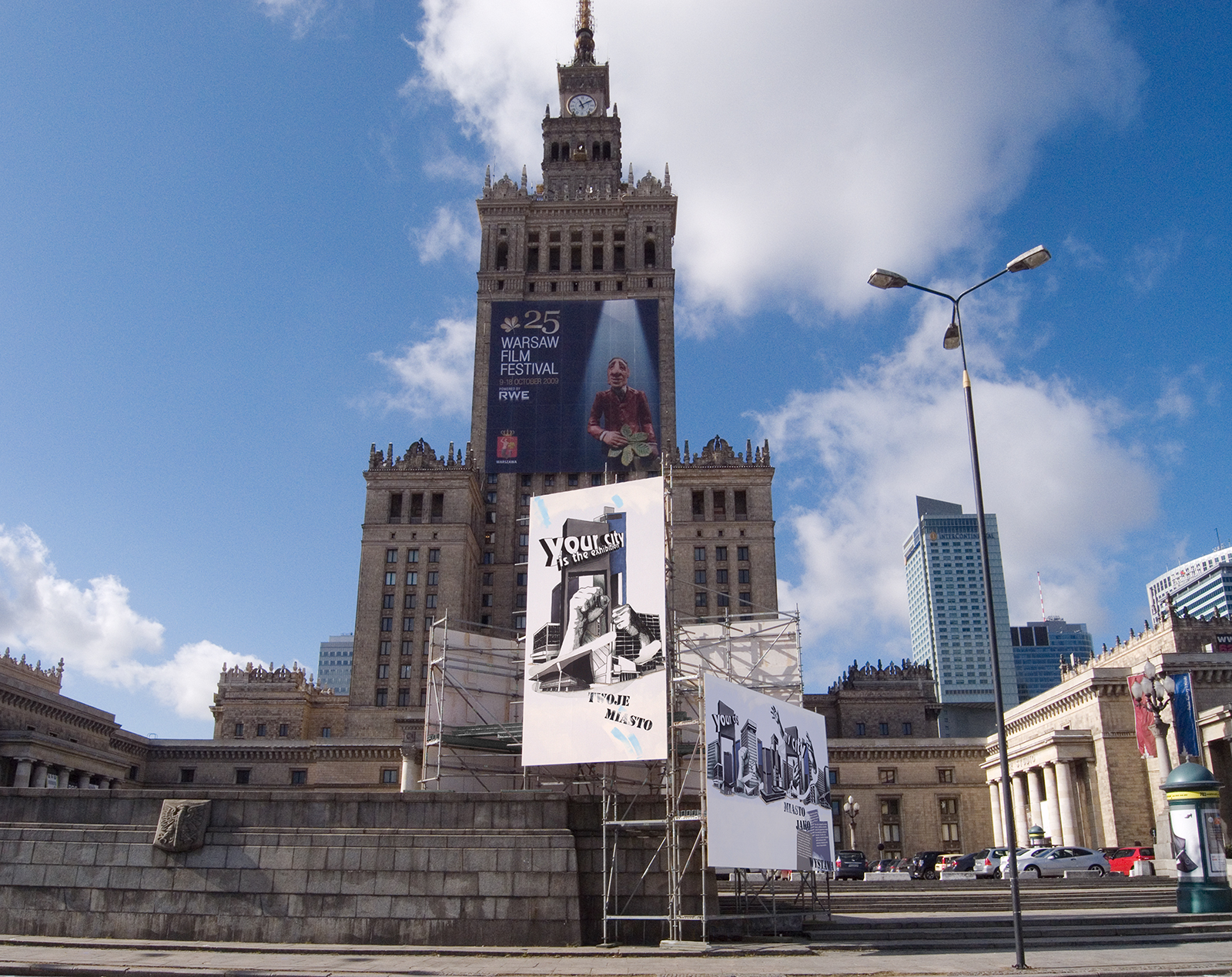 Daniela Brahm The Big Argument 2009, in: "Warsaw Under Construction", Museum of Modern Art in Warsaw site-specific installation, scaffoldings, billboards, large format prints, painting, approx. 11 x 7 x 4 m