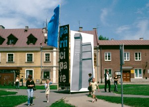 Daniela Brahm The New Town, 2006 scaffolding, paintings, a flag, approx. 8 x 3.6 x 1.6m