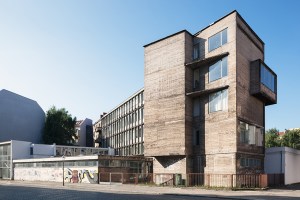 The ensemble of concrete tower, office building and assembly hall on the corner of Gottschedstraße and Bornemannstraße, built 1957-58 by architect Klaus Kirsten
